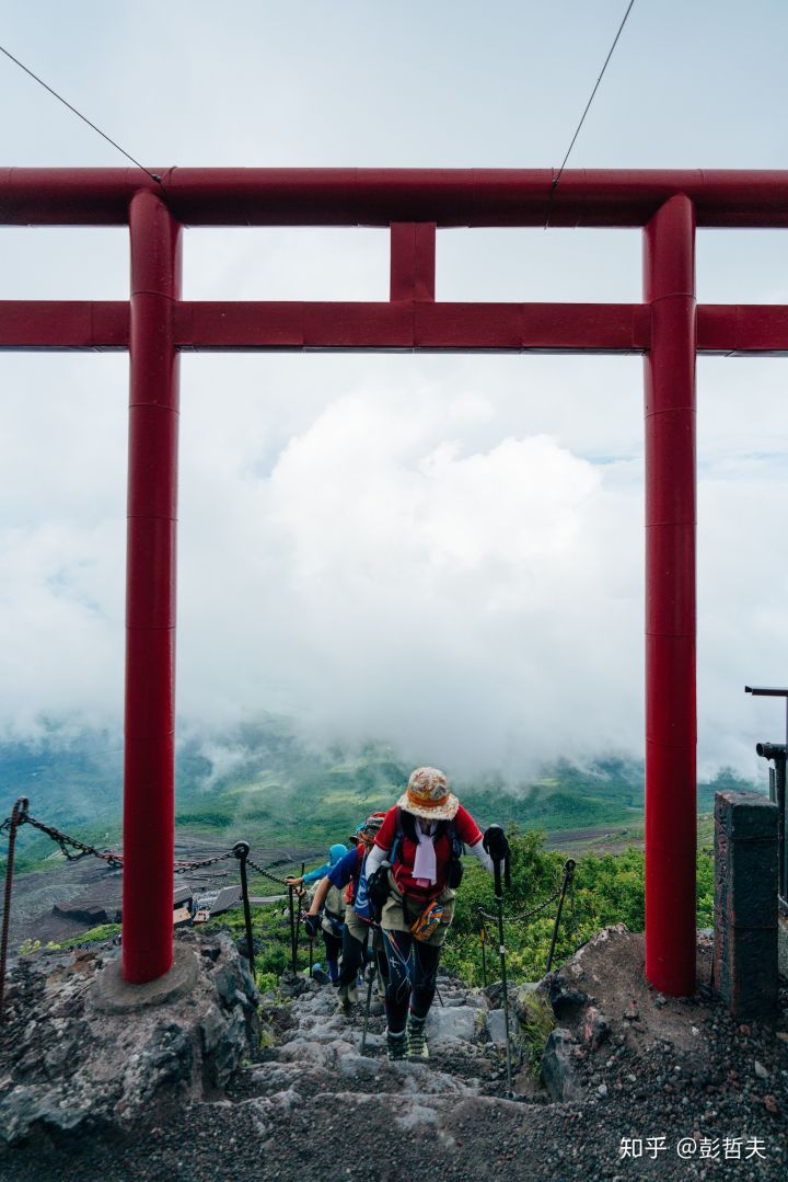 alt 左下角那灰蒙蒙的地方就是上来的碎石 Z 路